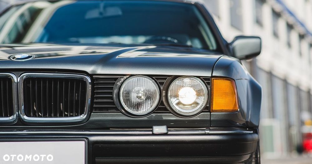 BMW Seria 7 750i - 4