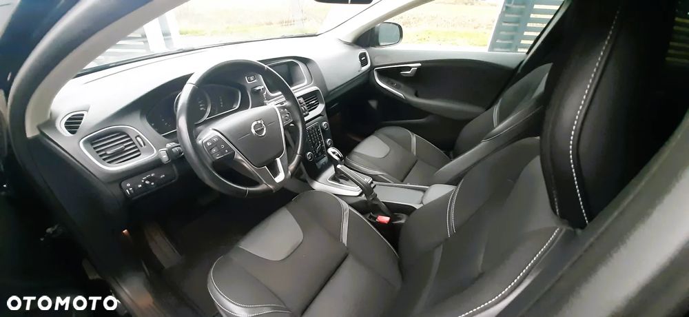 Volvo V40 D3 Drive-E SCR Momentum - 11