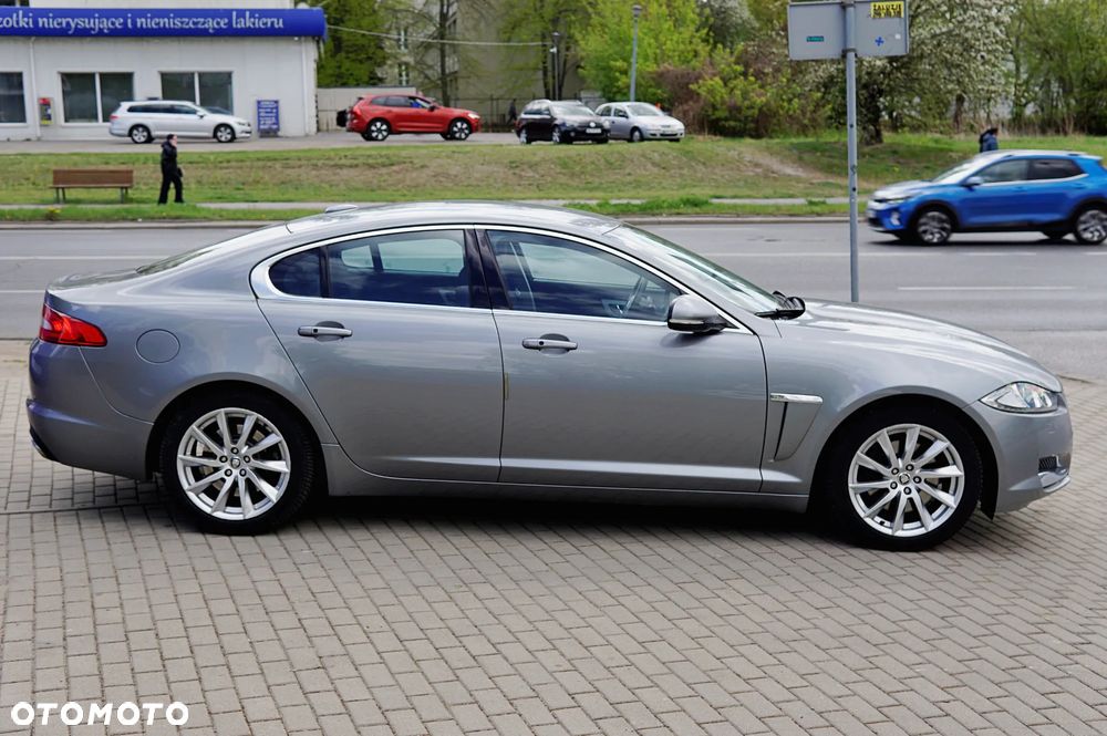 Jaguar XF 3.0 V6 D Luxury - 2