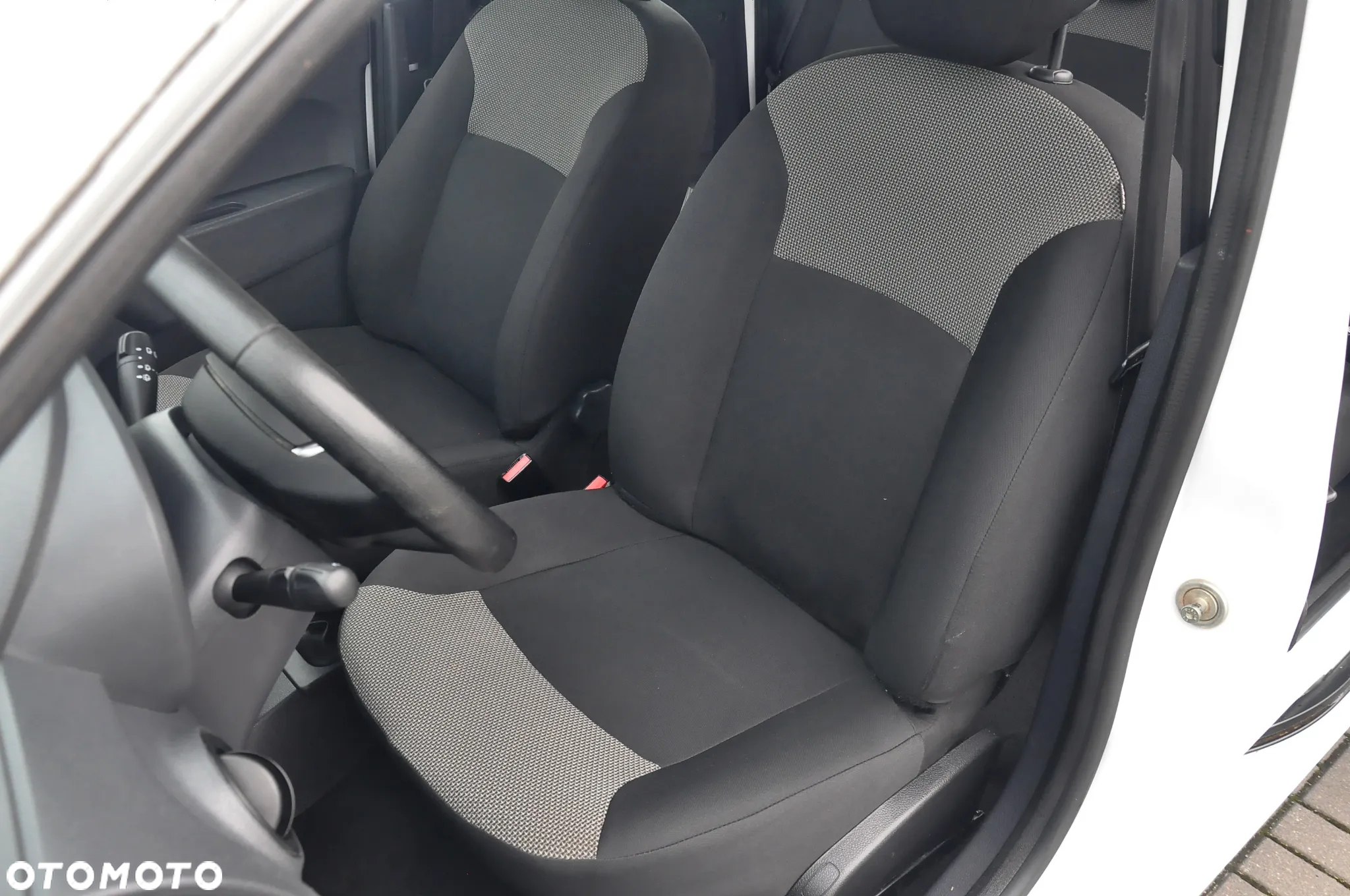 Dacia Dokker SCe 100 Ambiance - 27