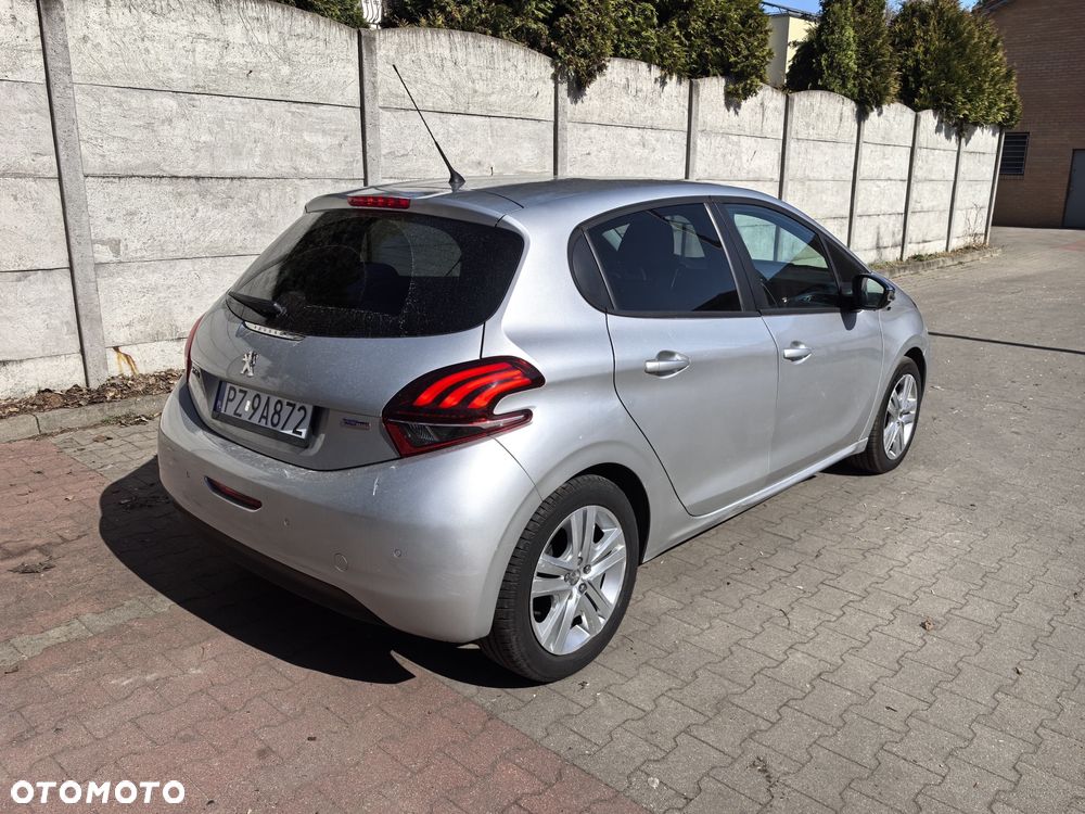 Peugeot 208 82 PureTech Style - 4