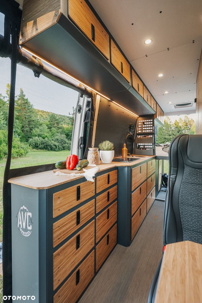 Mercedes-Benz Sprinter - 6