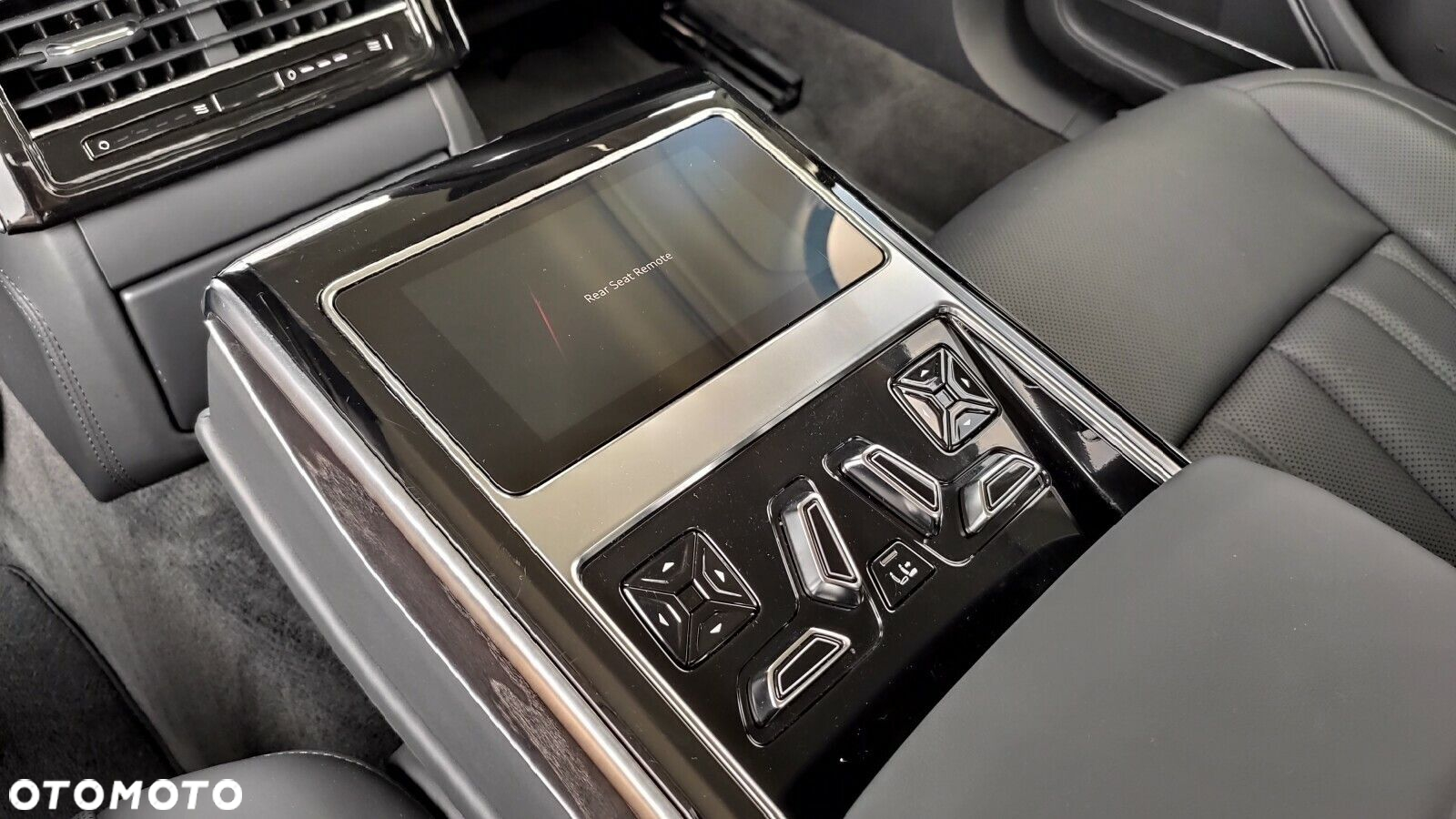 Audi A8 - 40