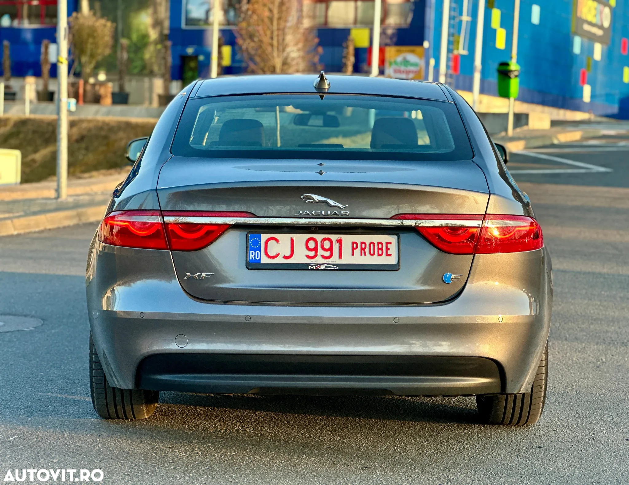 Jaguar XF 20d RWD E-Performance Portfolio - 28