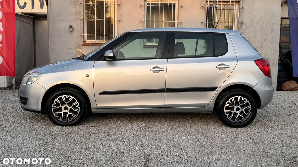 Skoda Fabia 1.2 HTP STYLE EDITION - 21