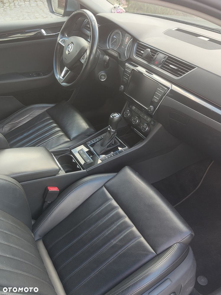 Skoda Superb 2.0 TDI 4x4 L&K DSG - 19
