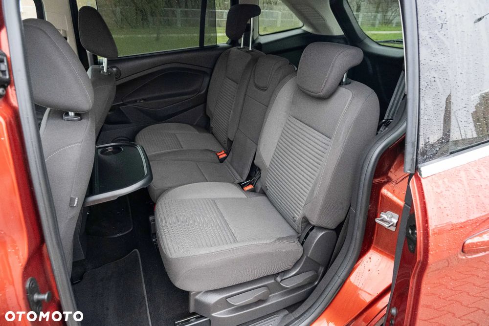 Ford Grand C-MAX - 26