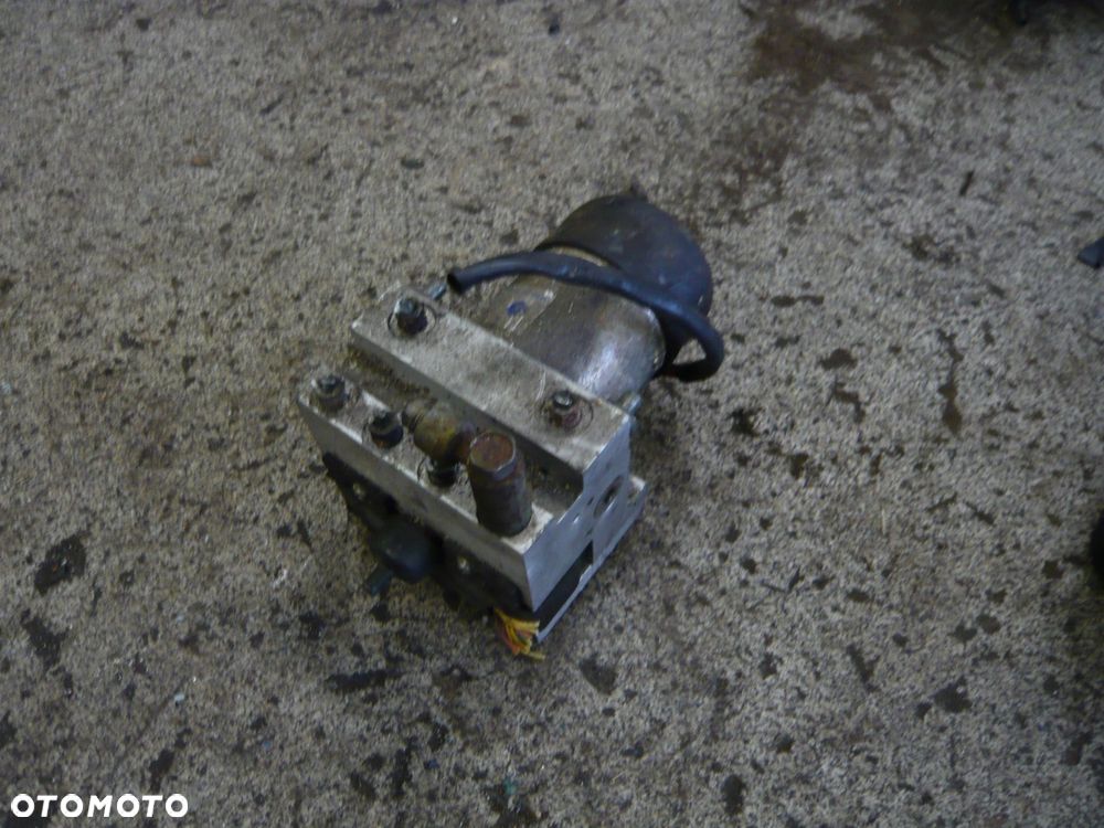 pompa hamulcowa abs ga2g437a0 mazda xedos - 1