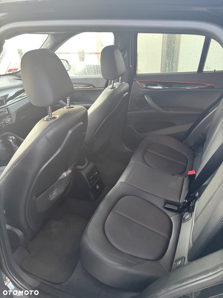 BMW X1 xDrive25i Advantage - 8
