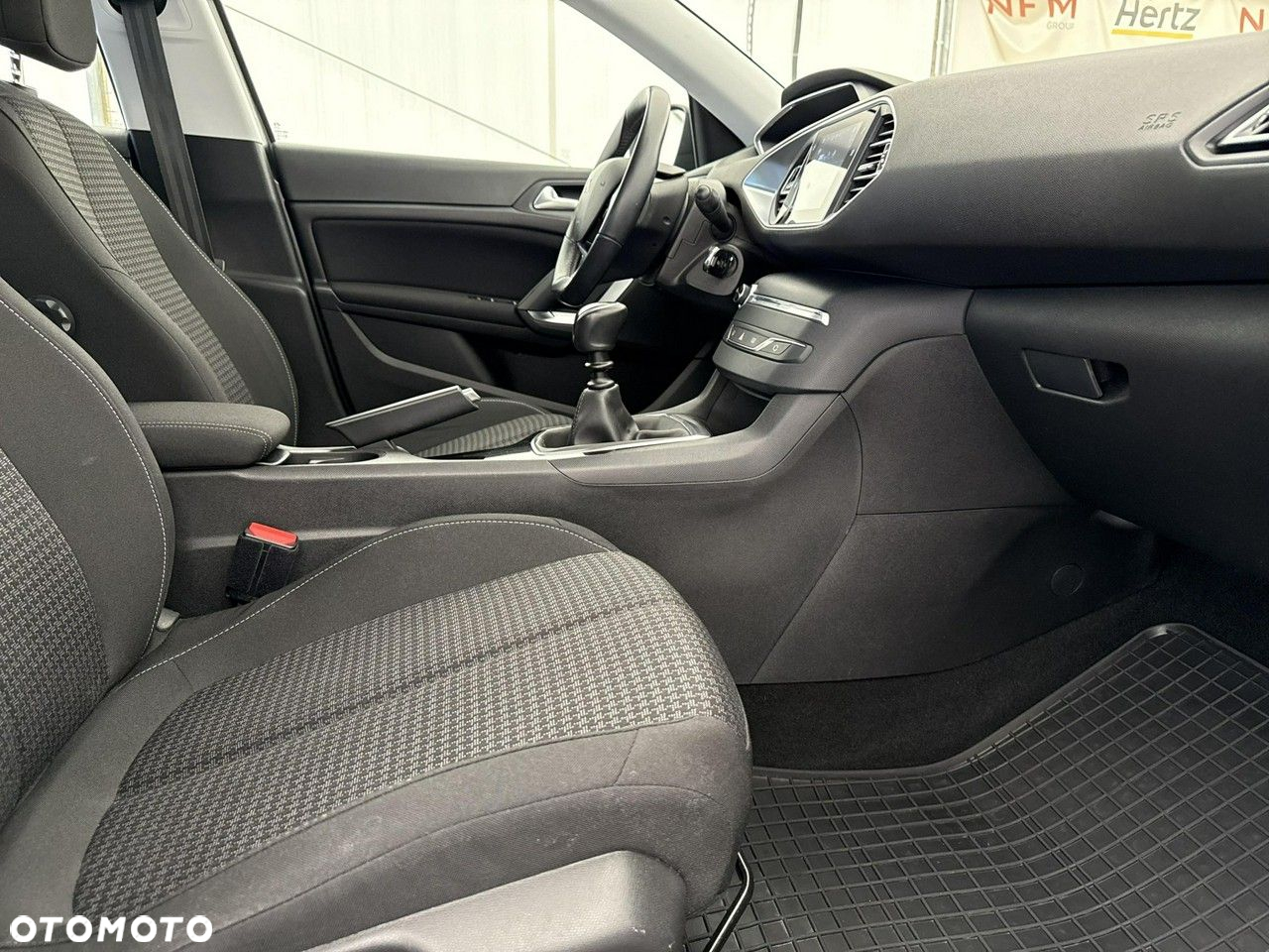 Peugeot 308 - 23