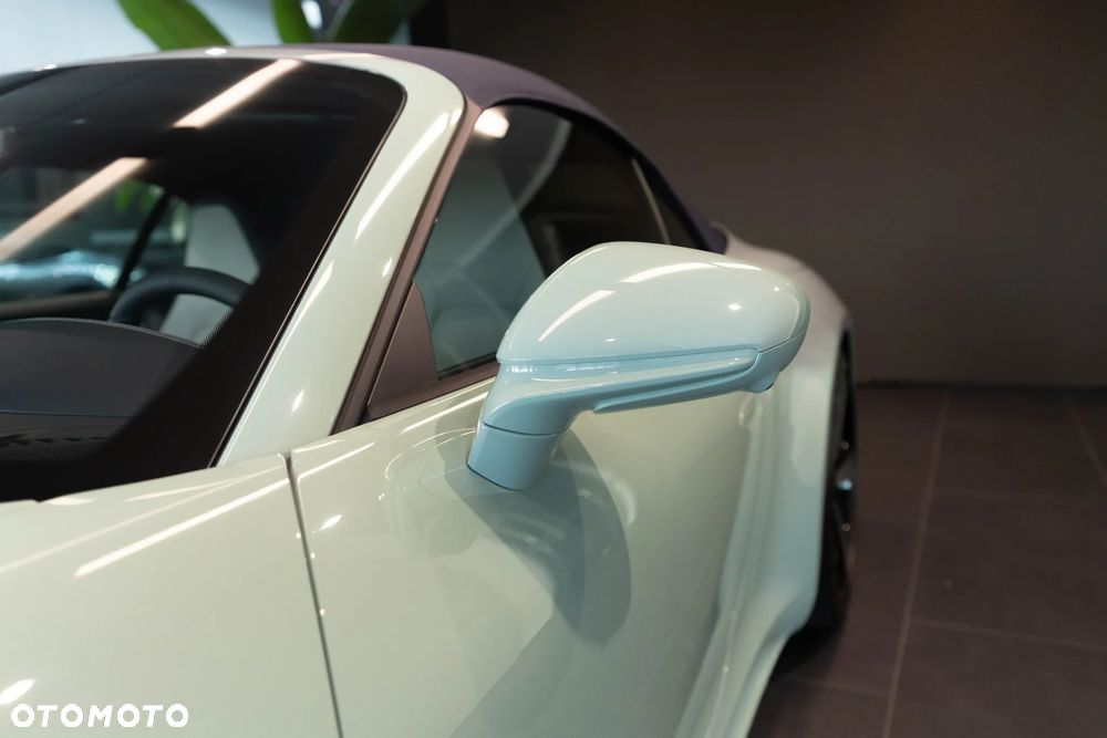 Porsche 911 Carrera 4S - 29