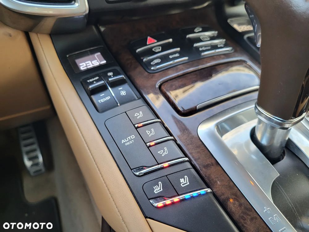 Porsche Cayenne S Hybrid Tiptronic S - 17