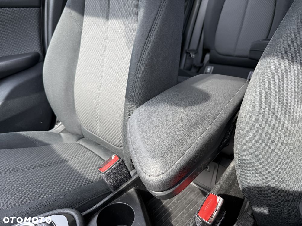 BMW Seria 2 218i Advantage - 28
