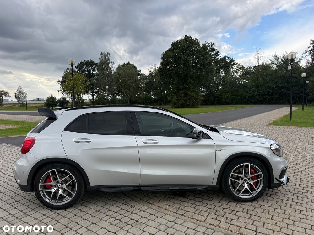 Mercedes-Benz GLA - 7