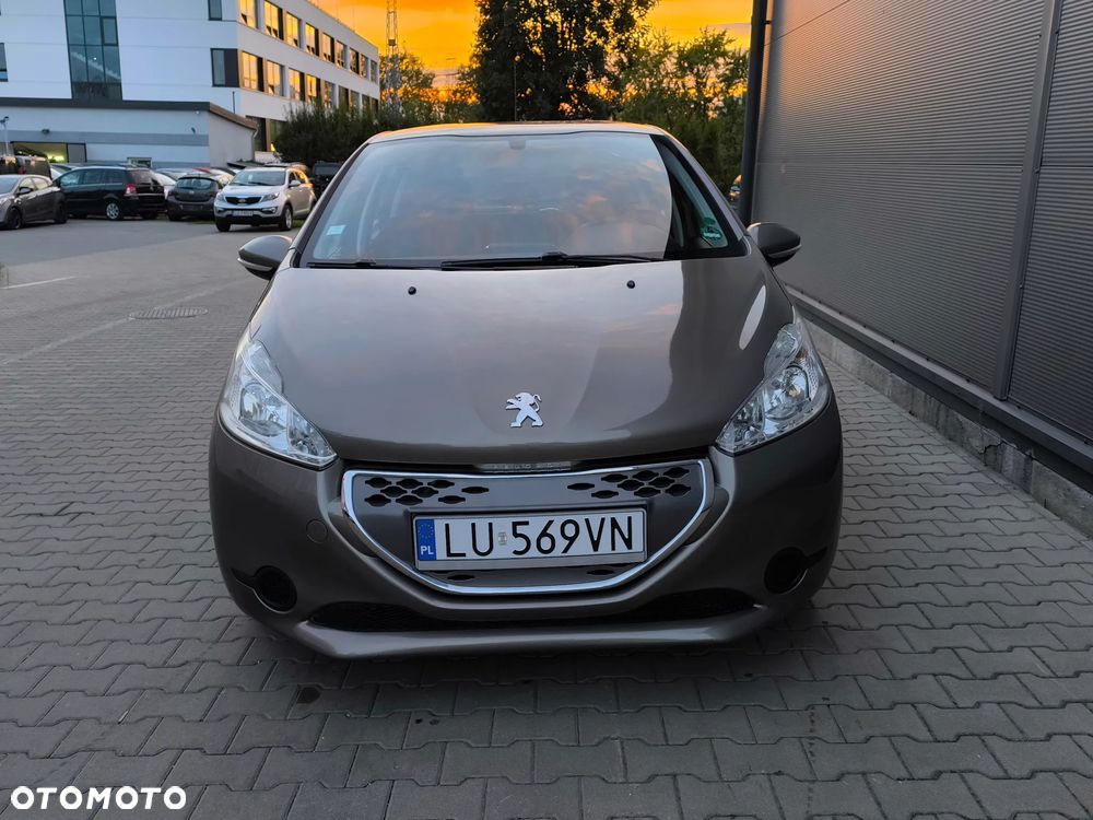 Peugeot 208 - 14