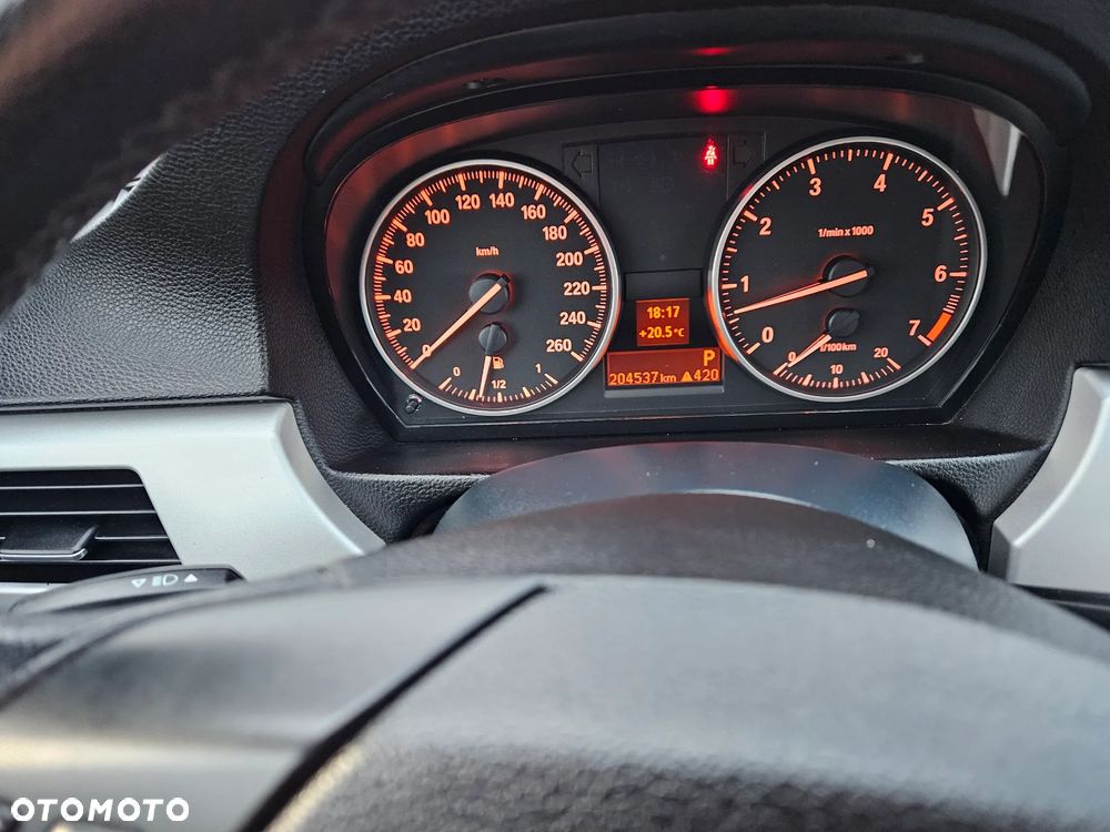 BMW Seria 3 318i - 11