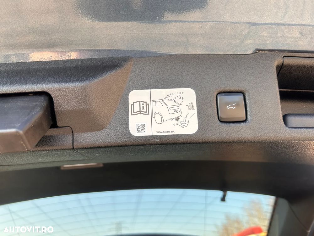 Ford Kuga 2.5 Duratec PHEV ST-LINE X - 12