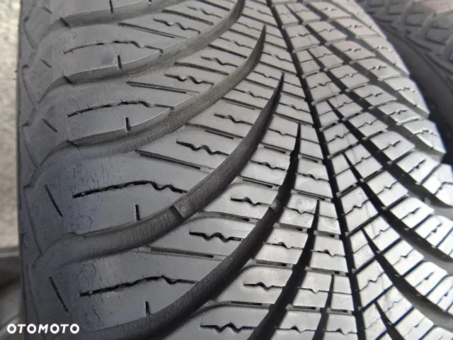 185/60/R14 82H Goodyear Vector Gen-2 4 Season - 3