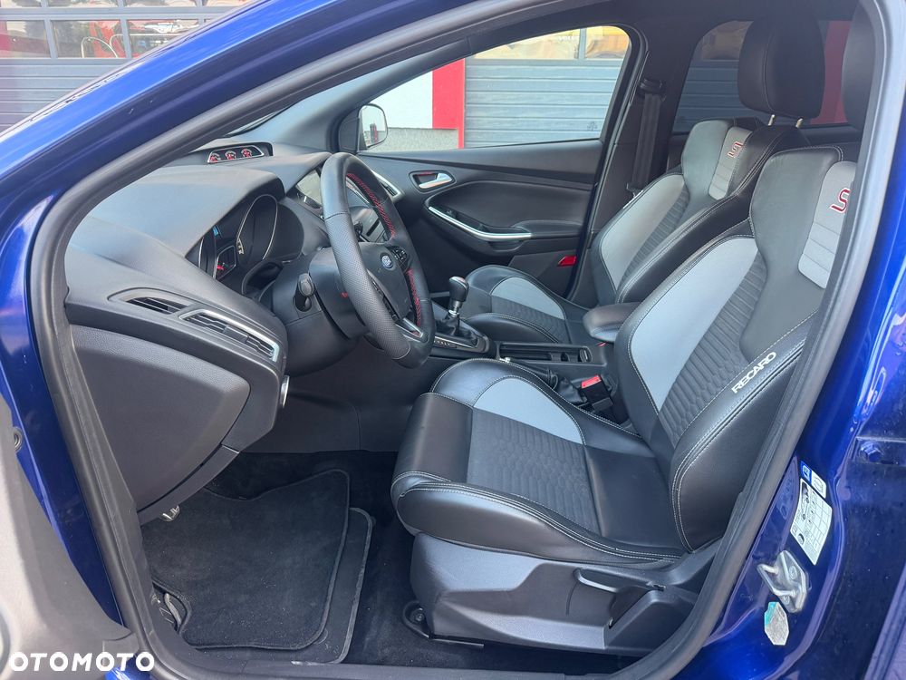 Ford Focus ST - 17