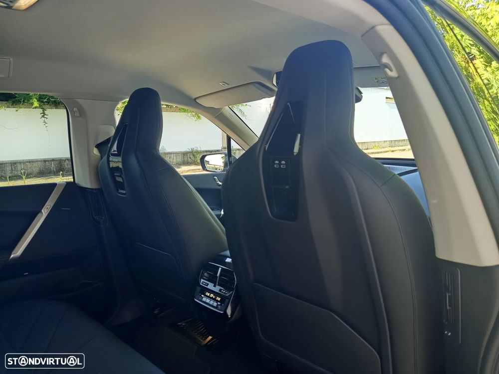 BMW iX xDrive40 - 14
