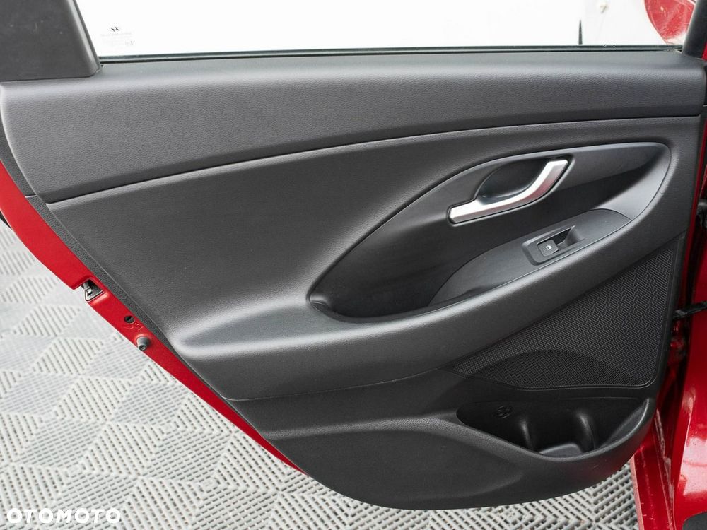 Hyundai i30 1.5 DPI Classic + - 19