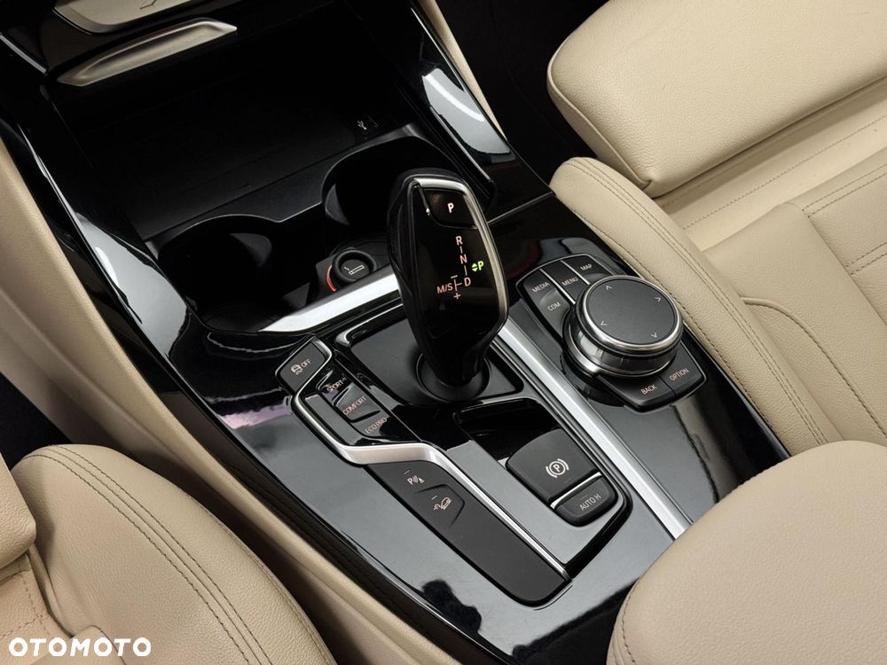 BMW X3 xDrive30i GPF Luxury Line - 16