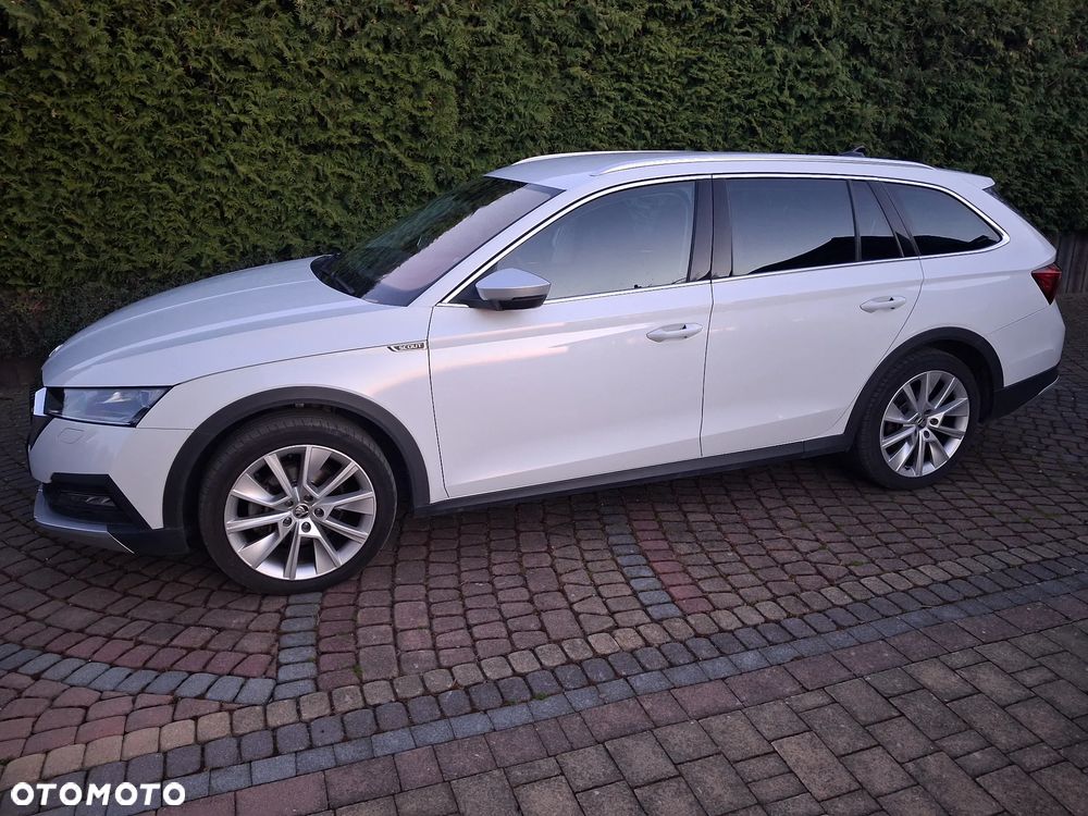Skoda Octavia 2.0 TDI 4x4 Scout DSG - 1