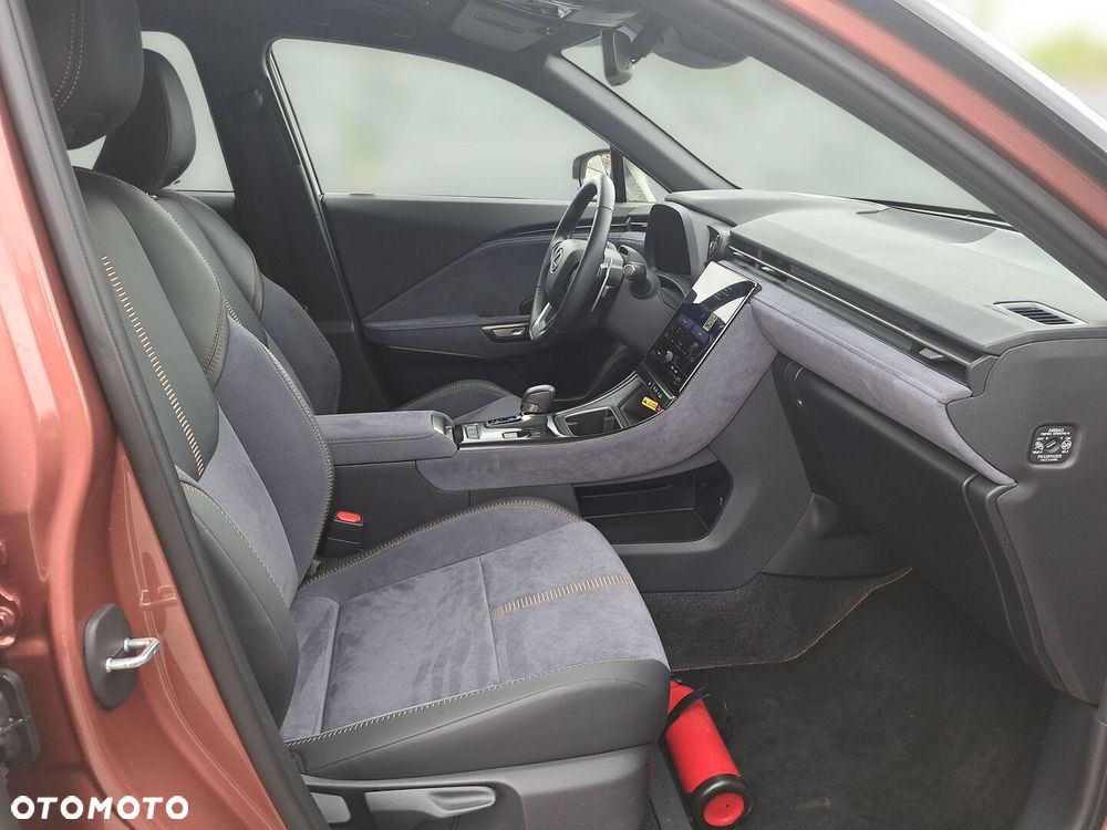 Lexus LBX - 17