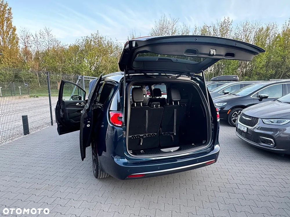Chrysler Pacifica - 6