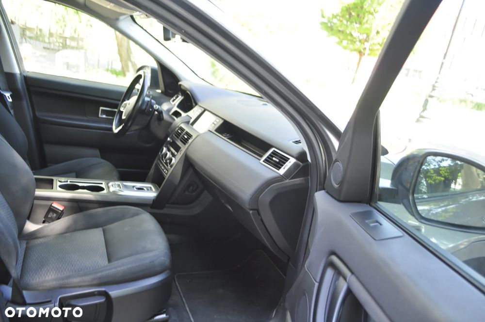 Land Rover Discovery Sport D150 R-Dynamic - 12
