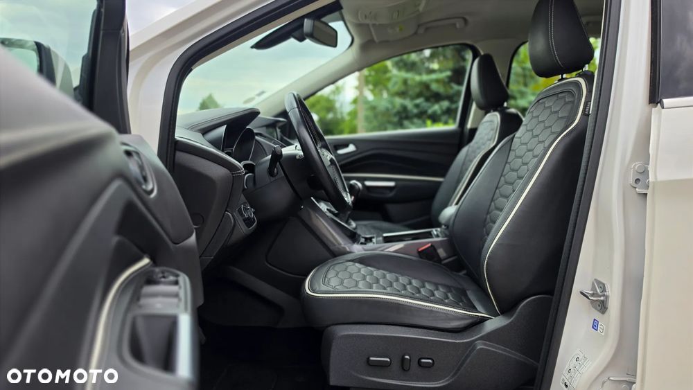 Ford Kuga 2.0 TDCi 2x4 Vignale - 32