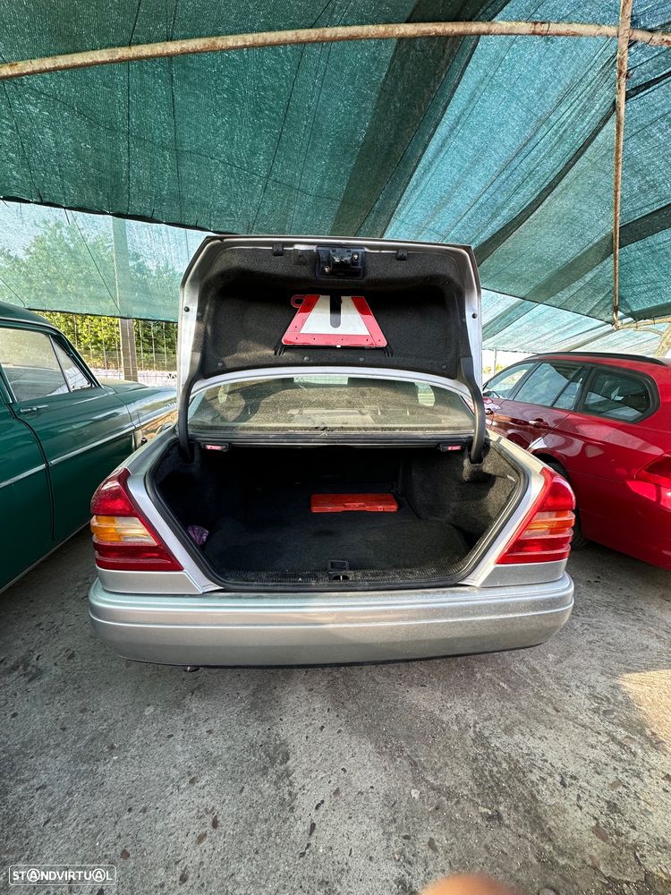 Mercedes-Benz C 220 D - 9