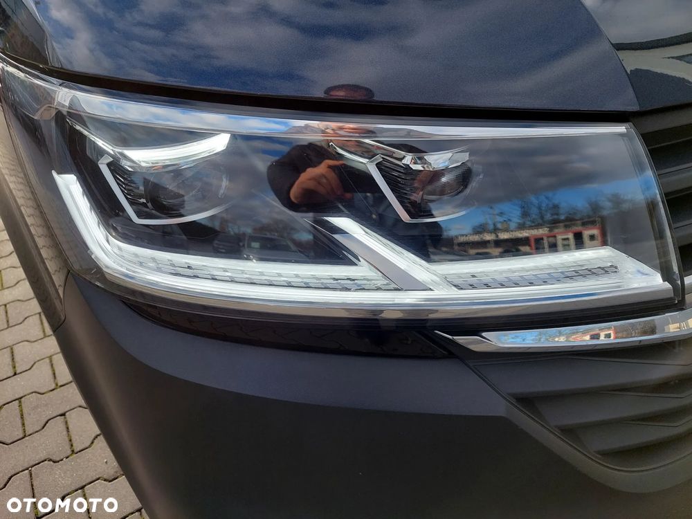 Volkswagen Transporter - 35