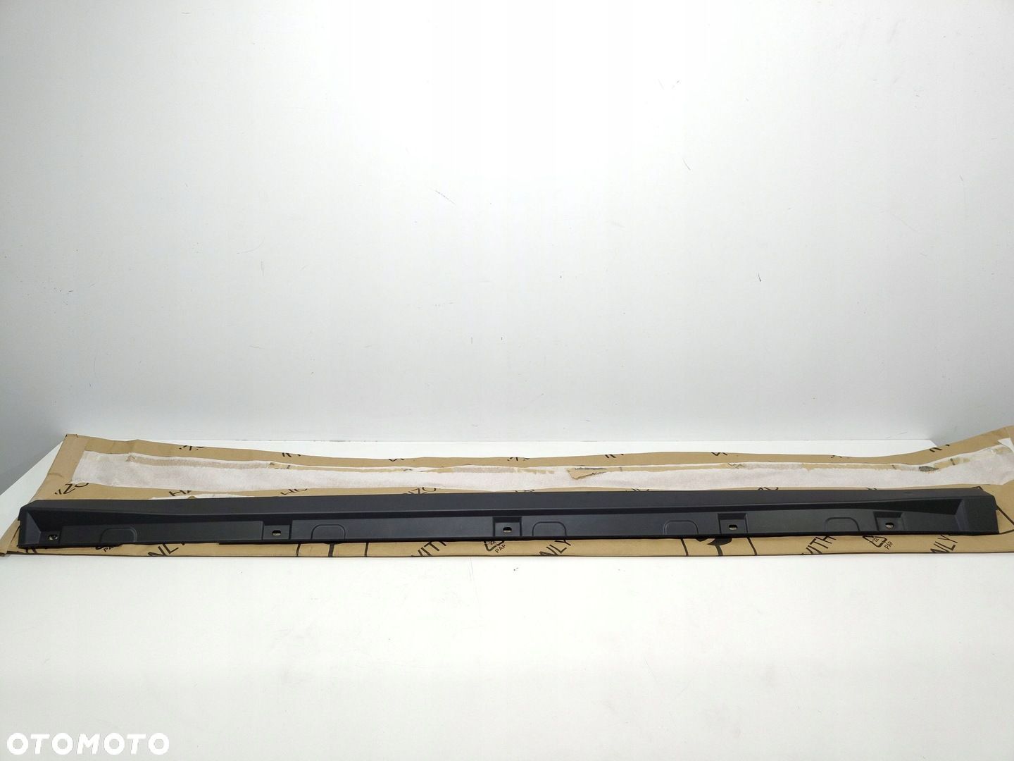 Volkswagen T-Roc 2GA LISTWA PROGOWA PRAWA NOWA OEM - 1