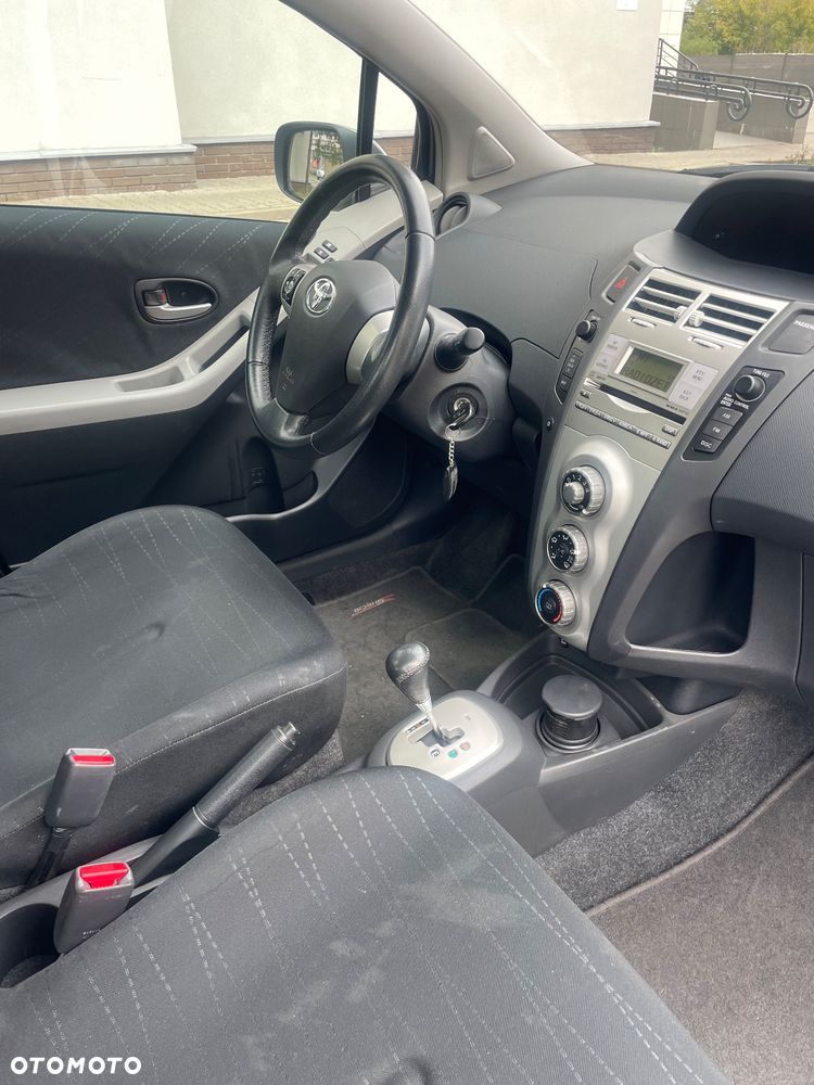 Toyota Yaris 1.3 Sol Premium MM - 10
