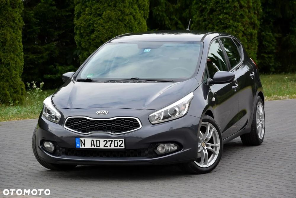 Kia Ceed 1.4 CVVT Dream Team Edition - 4