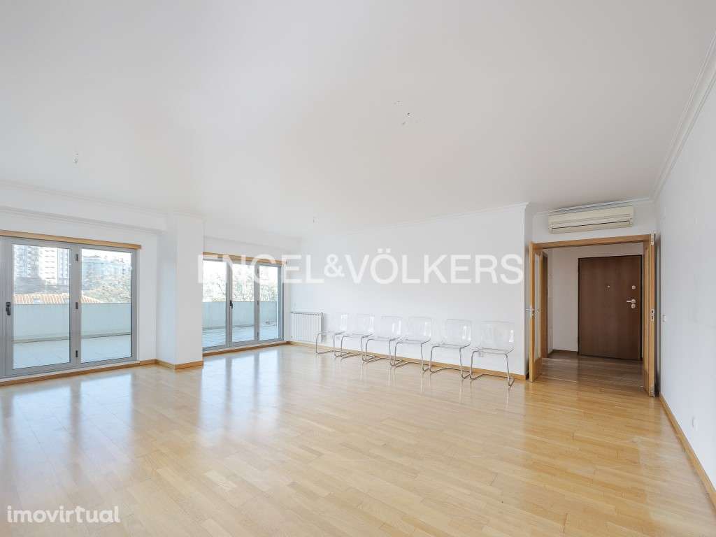 T3 em Benfica com Terraço e Garagem - Grande imagem: 2/39