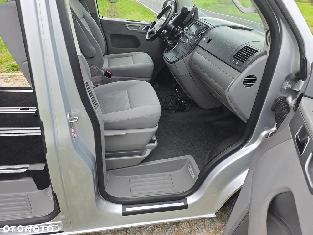 Volkswagen Multivan - 27
