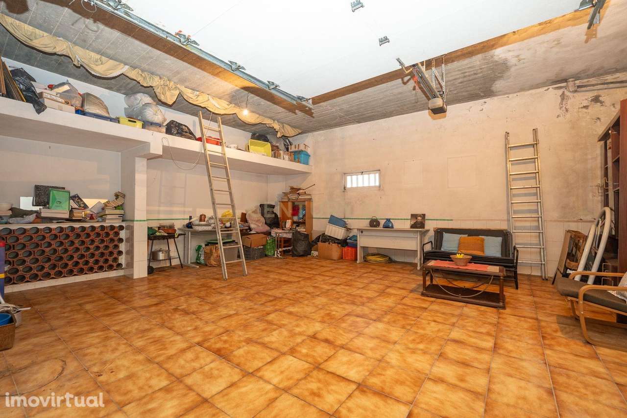 ** Garagem à venda no centro da Lourinhã – 36 m² ** - Grande imagem: 3/14