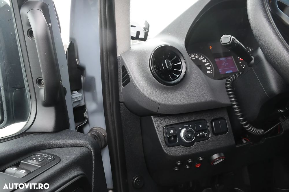 Mercedes-Benz Sprinter - 9