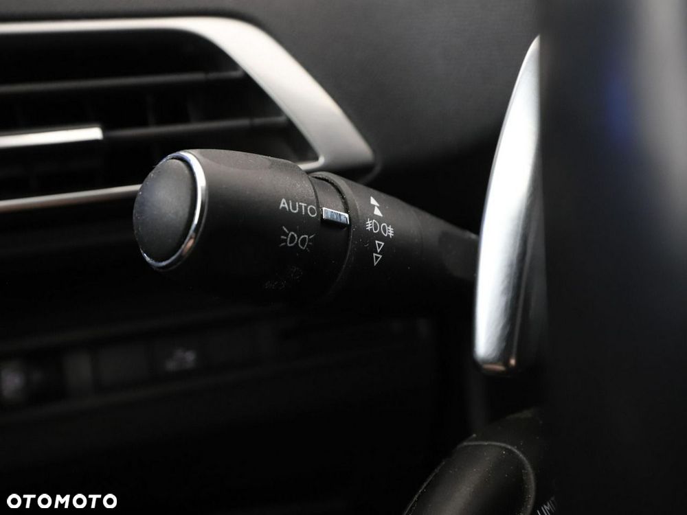 Peugeot 3008 1.2 PureTech Allure S&S EAT8 - 37