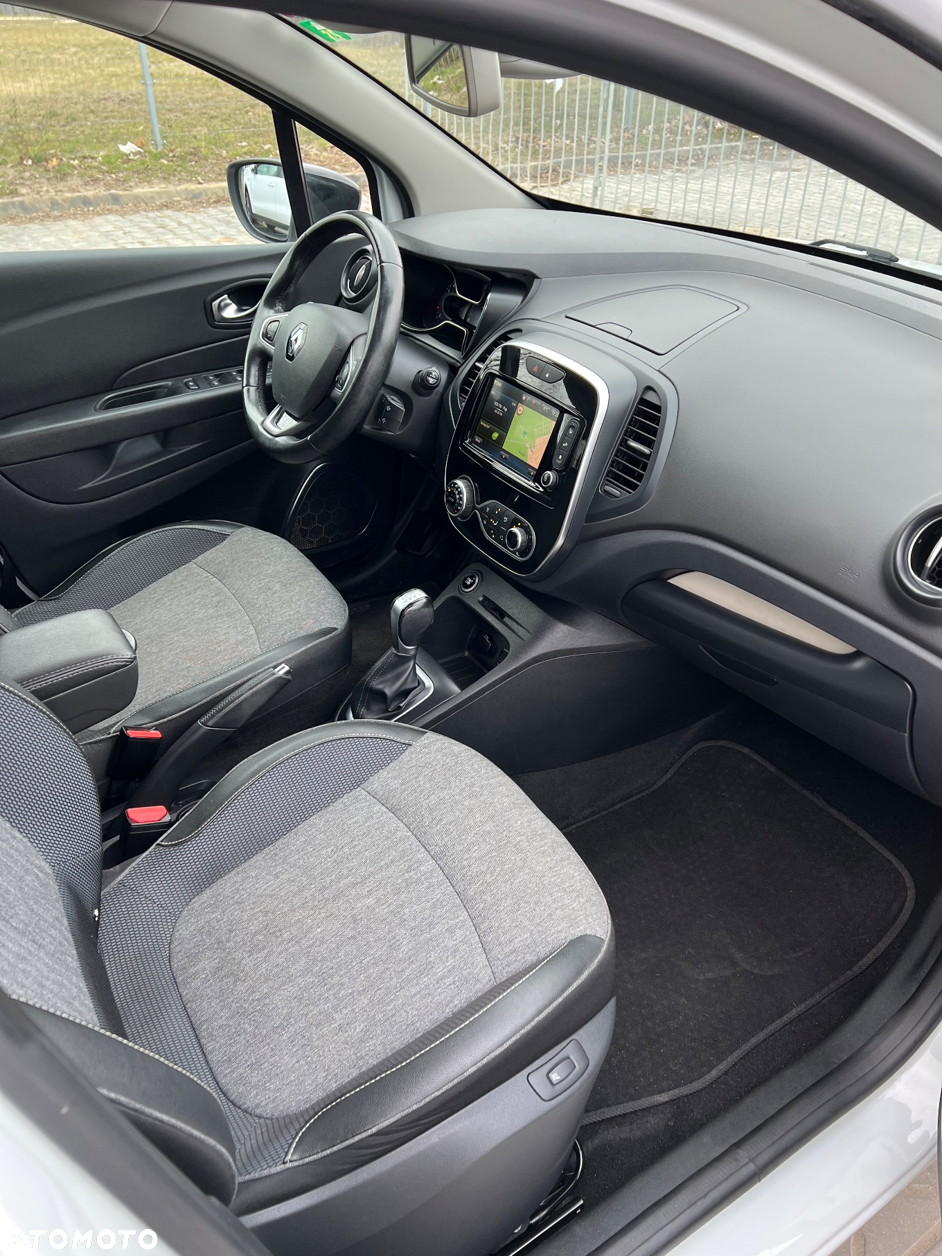 Renault Captur 1.2 Energy TCe Intens EDC EU6 - 11