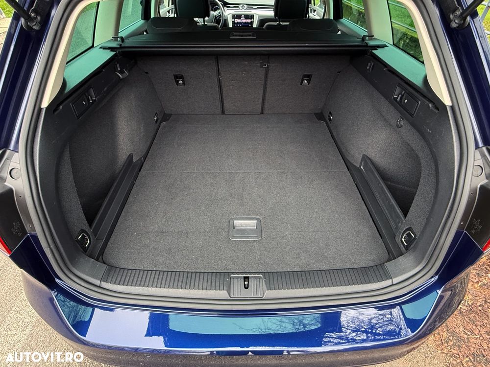 Volkswagen Passat 1.6 TDI SCR DSG Business - 18