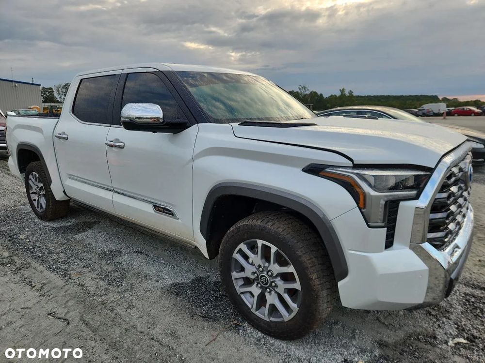 Toyota Tundra - 2