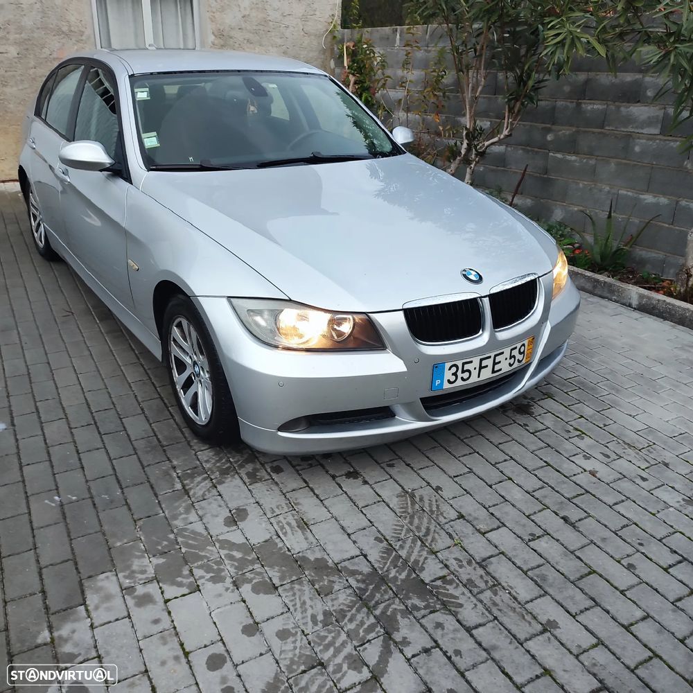 BMW 320 d Dynamic - 1