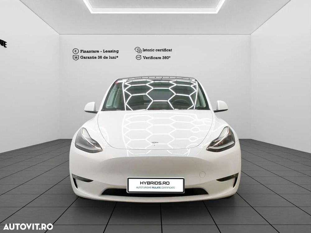 Tesla Model Y - 3