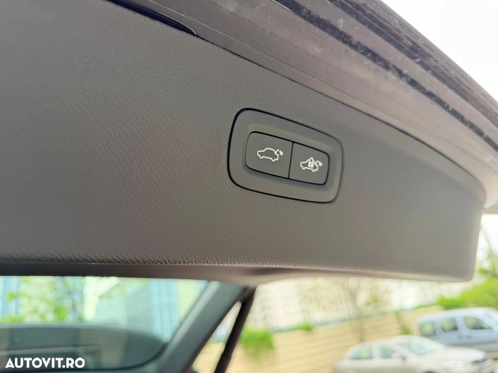 Volvo XC 90 B5 D AWD Ultimate Bright - 28