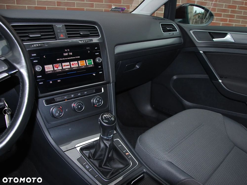 Volkswagen Golf - 12