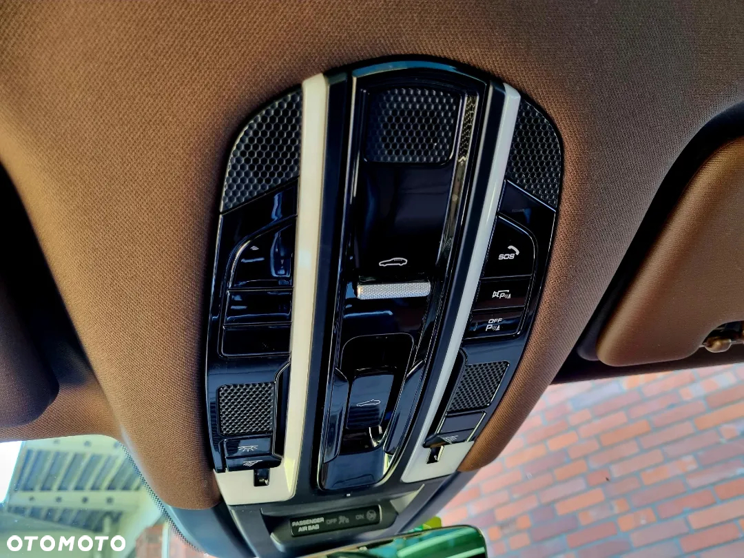 Porsche Cayenne - 24