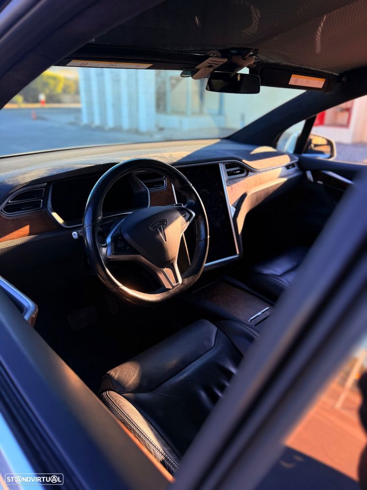 Tesla Model X 2017 photo 3